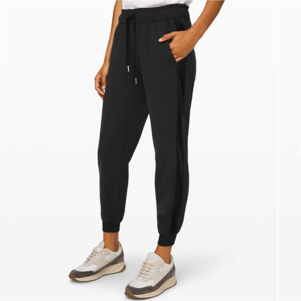 lululemon On the Fly Jogger with Velvet Stripe in Black Sz 6